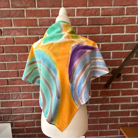 •Canaris Signed Unique Graphic Handpainted Handrolled Silk Scarf 28”x31” - Picture 3 of 8
